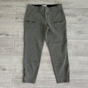 Knox Rose Size 14 Pants with Zipper Details
